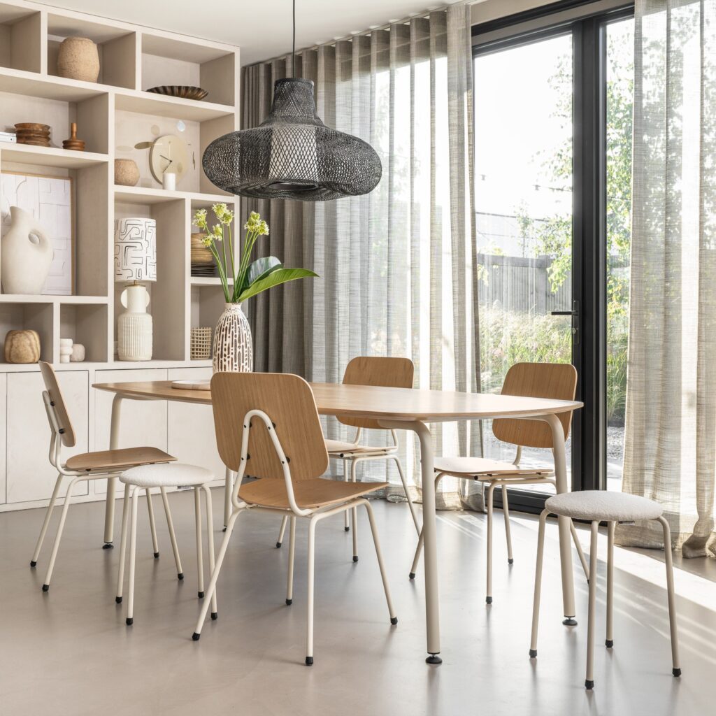 Houten-design-eetkamerstoelen
